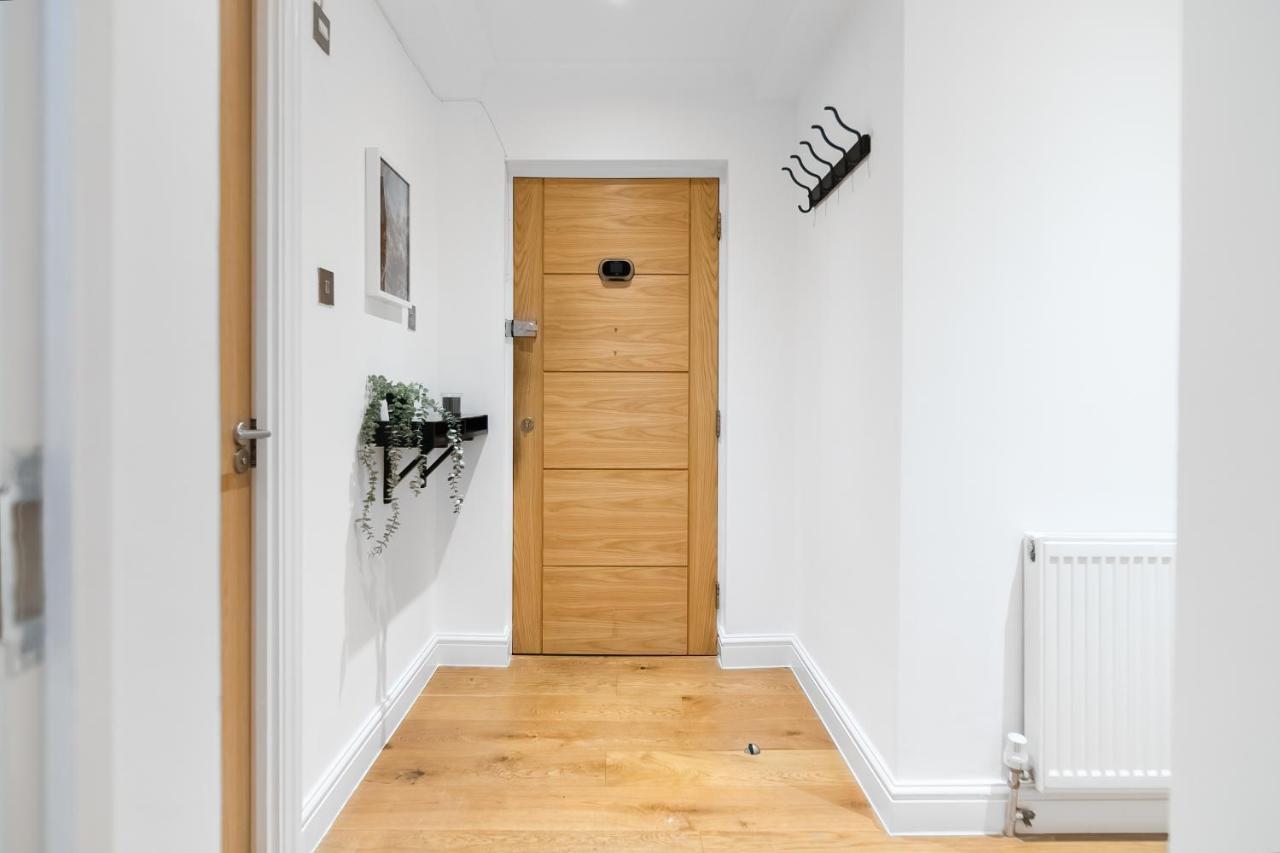 Chic 3 Bed Apartment Near London Bridge With Balcony Exterior photo
